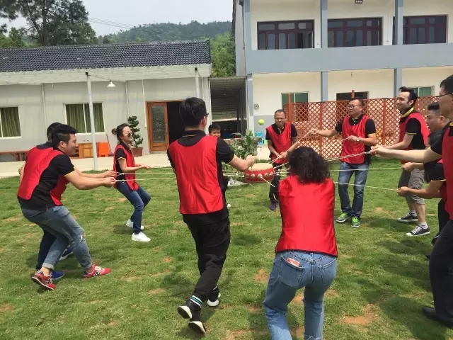 “向梦想出发” 必发7790销售团建活动完善绽放